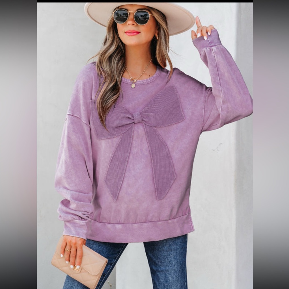 1020. Bow mineral wash pullover sweatshirt lavender